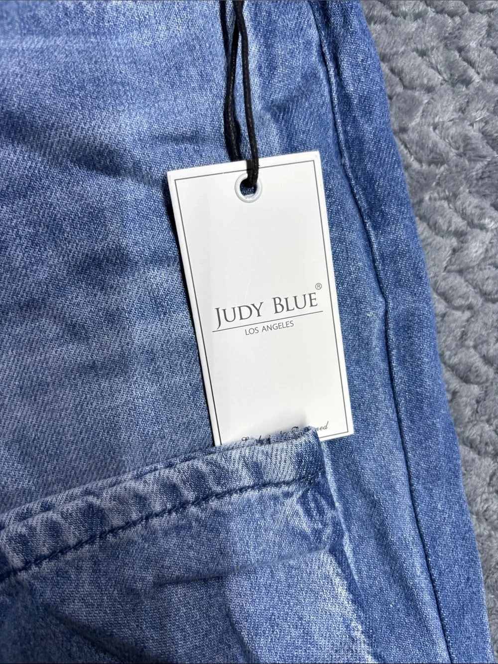 Judy Blue Two-Tone Featherweight Pull on Jeans